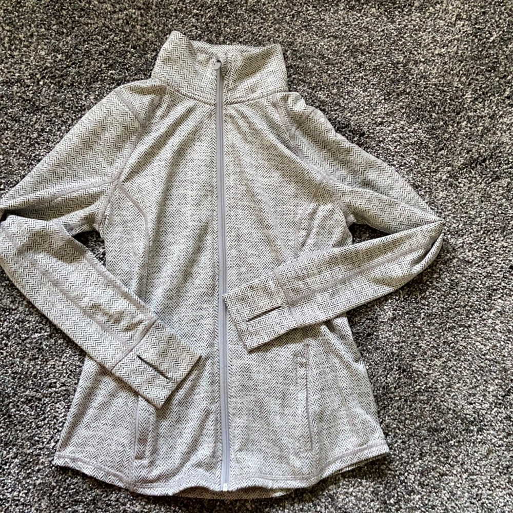 Activewear zip up jacket, with thumb holes, light weight
